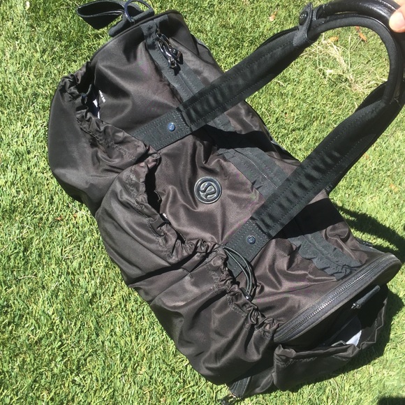 Lululemon legendary duffel - Picture 2 of 8